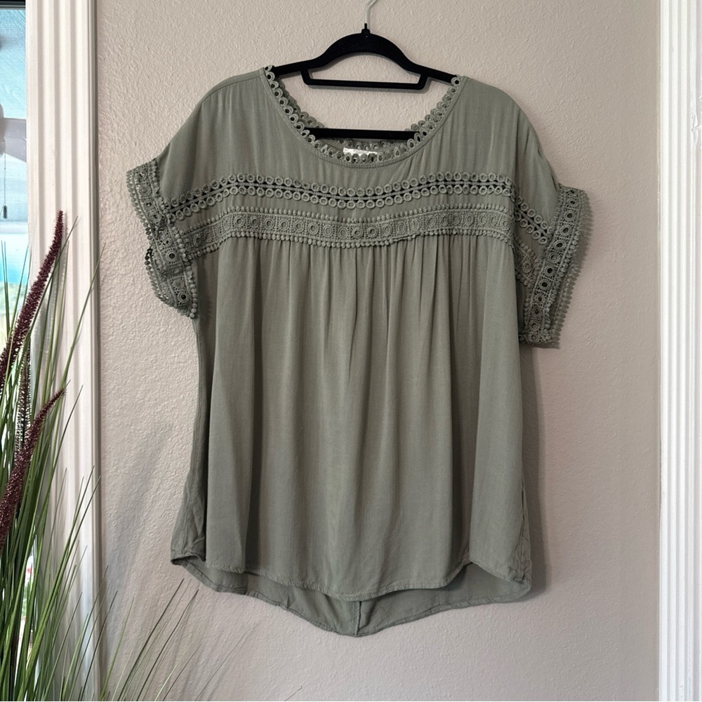 #685 Perch by blu pepper Olive Green Crocheted short sleeve top size 2X